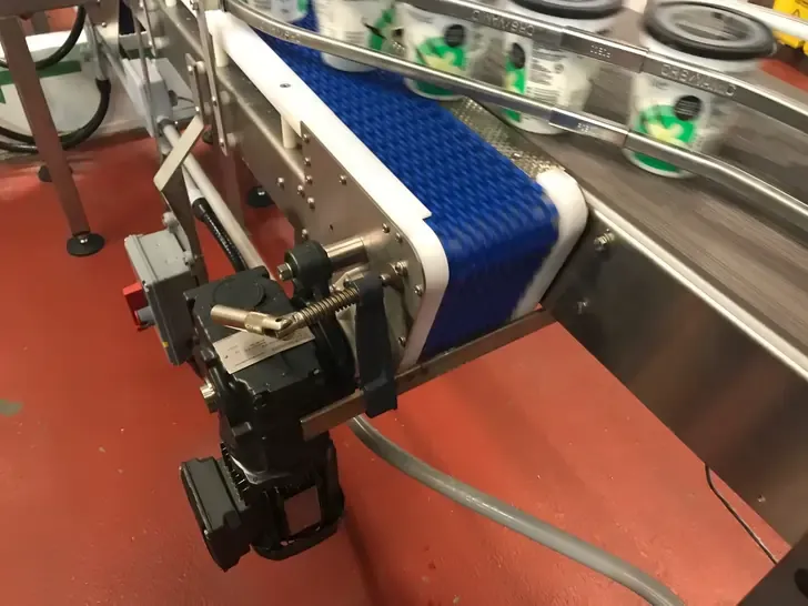 Conveyor belt in action