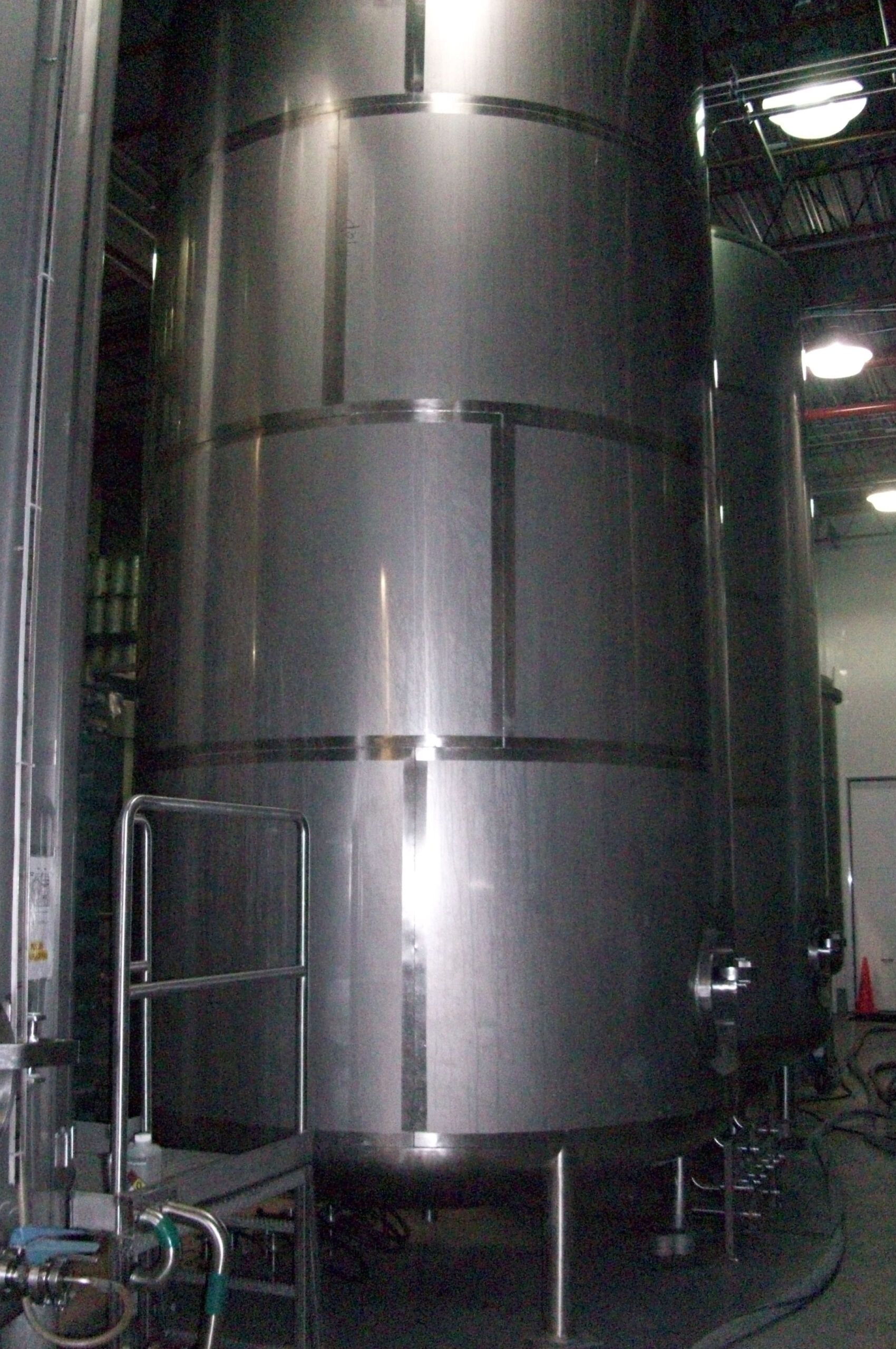 Roulage d'une cuve industrielle